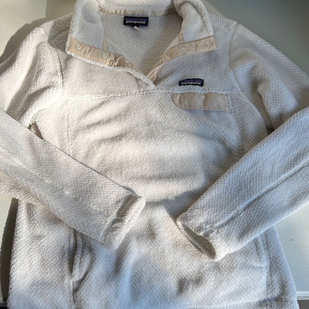 Patagonia Women's Soft Cream Pullover - Picture 1 of 6